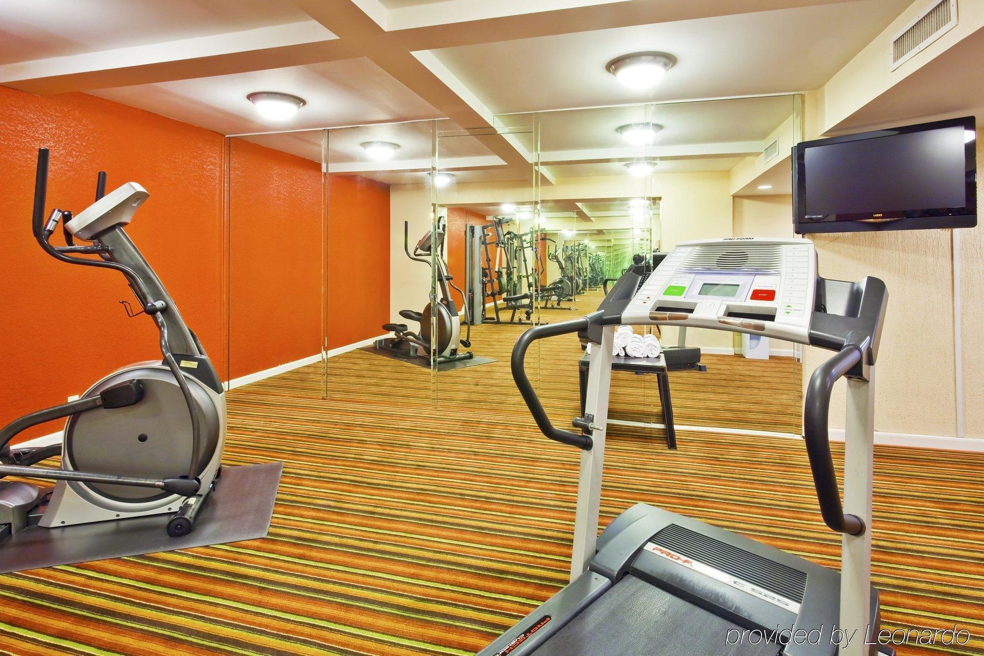 Express & Nashville-i-40 & I-24 Hotel 3*